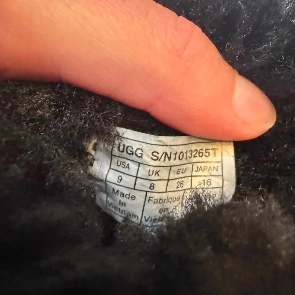 Ugg Toddler Unisex Size 9 Black Fur Fold Over Boots